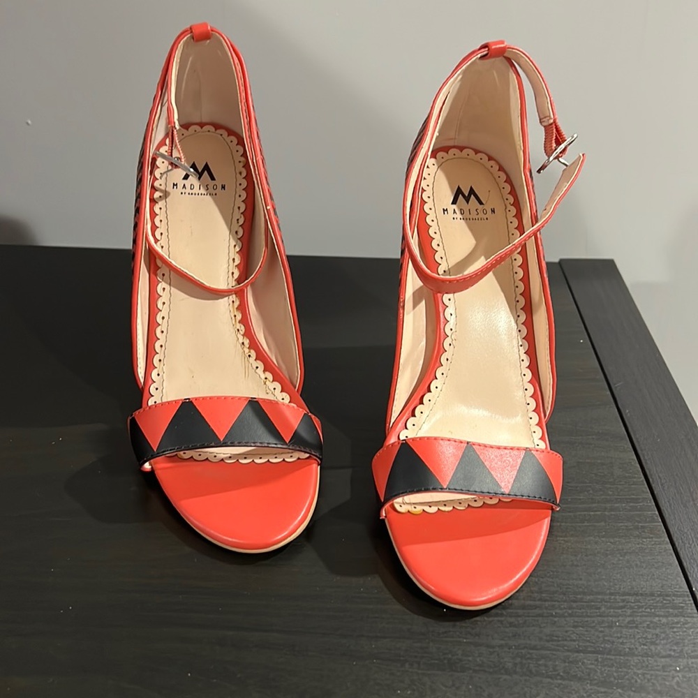 Dark coral and black flirty wedge Sandals